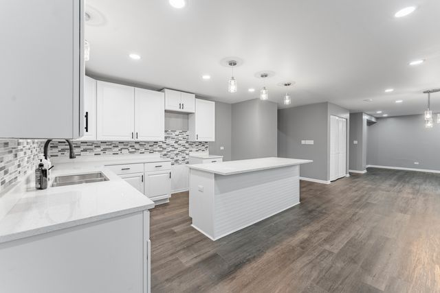 7401 Roosevelt Avenue 1, Forest Park, IL 60130