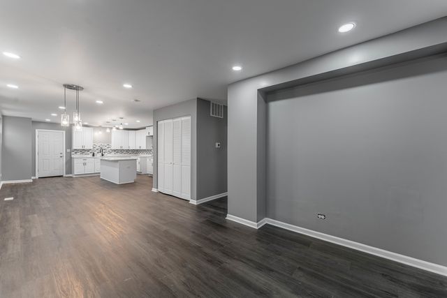 7401 Roosevelt Avenue 1, Forest Park, IL 60130