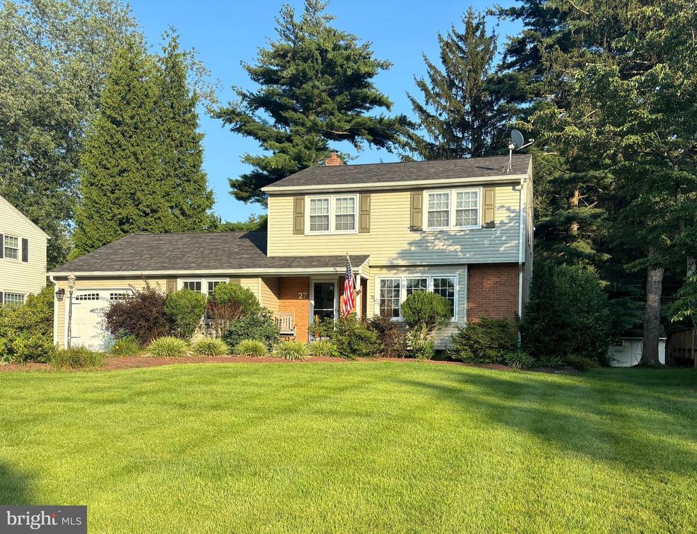 27 GLEN DR, Yardley, PA 19067