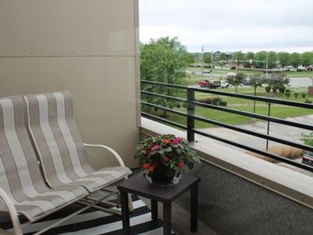 640 S 50th Street 2213, West Des Moines, IA 50265