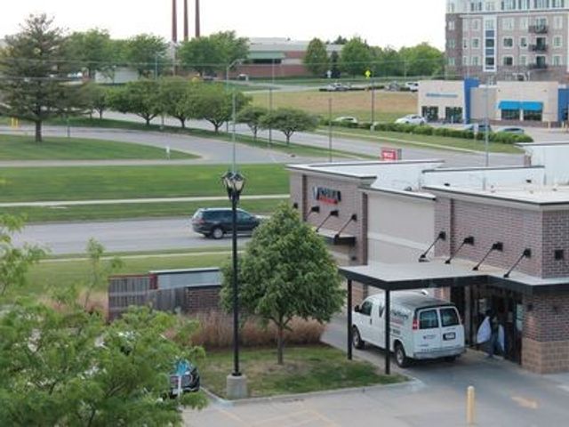 640 S 50th Street 2213, West Des Moines, IA 50265