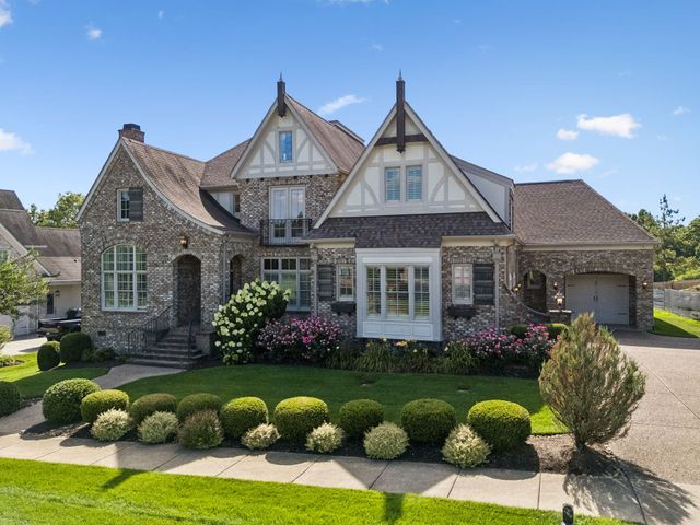 7036 Lanceleaf Dr, College Grove, TN 37046