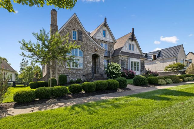 7036 Lanceleaf Dr, College Grove, TN 37046