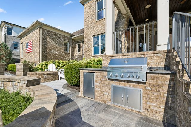 7036 Lanceleaf Dr, College Grove, TN 37046