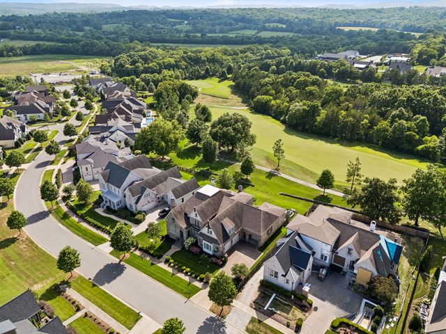 7036 Lanceleaf Dr, College Grove, TN 37046