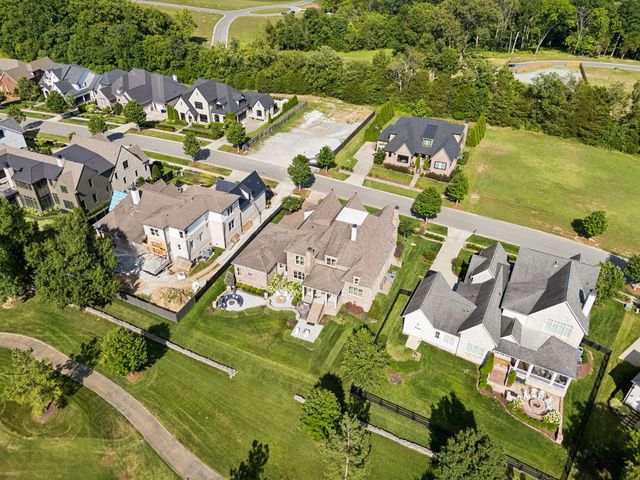 7036 Lanceleaf Dr, College Grove, TN 37046
