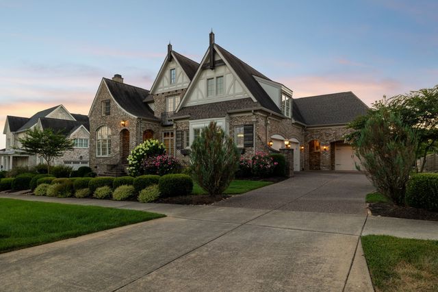 7036 Lanceleaf Dr, College Grove, TN 37046