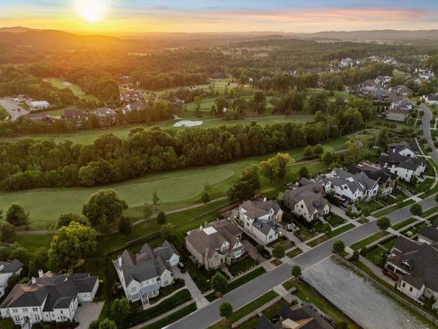 7036 Lanceleaf Dr, College Grove, TN 37046