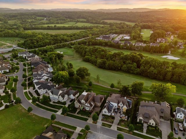7036 Lanceleaf Dr, College Grove, TN 37046