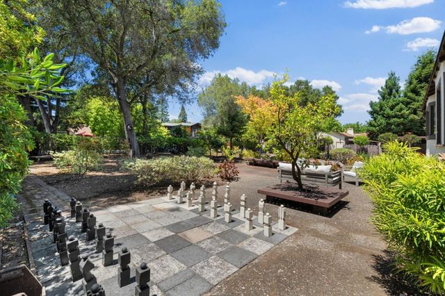 17 Oak Street, Los Altos, CA 94022