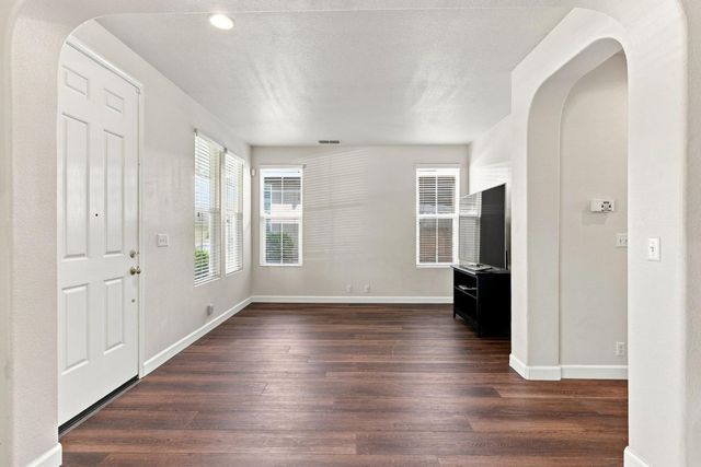 9962 Amulet Pl, Sacramento, CA 95829