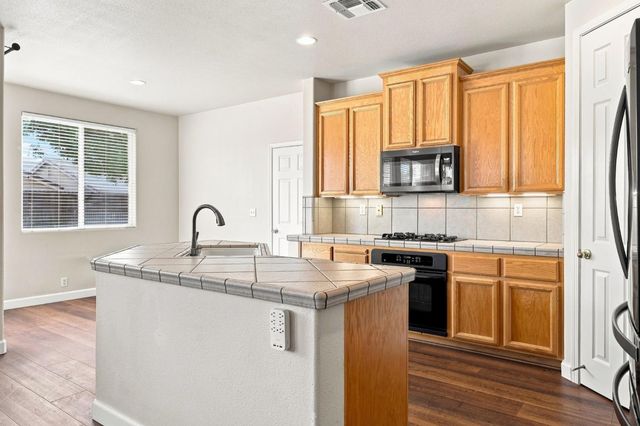 9962 Amulet Pl, Sacramento, CA 95829