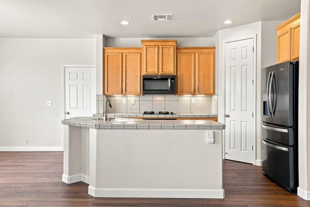 9962 Amulet Pl, Sacramento, CA 95829