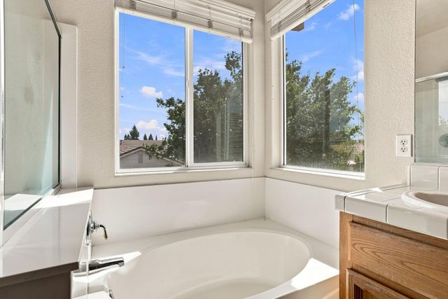 9962 Amulet Pl, Sacramento, CA 95829