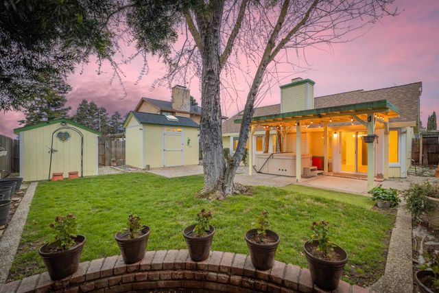 364 Sumatra Dr, Sacramento, CA 95838