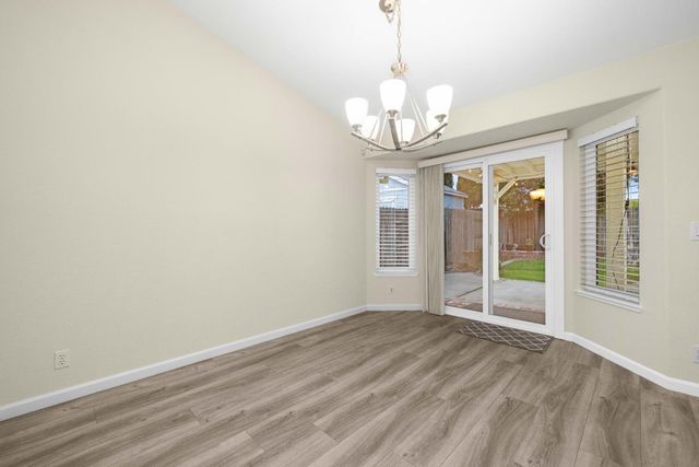 364 Sumatra Dr, Sacramento, CA 95838