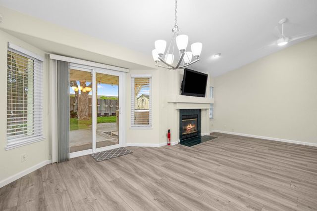 364 Sumatra Dr, Sacramento, CA 95838