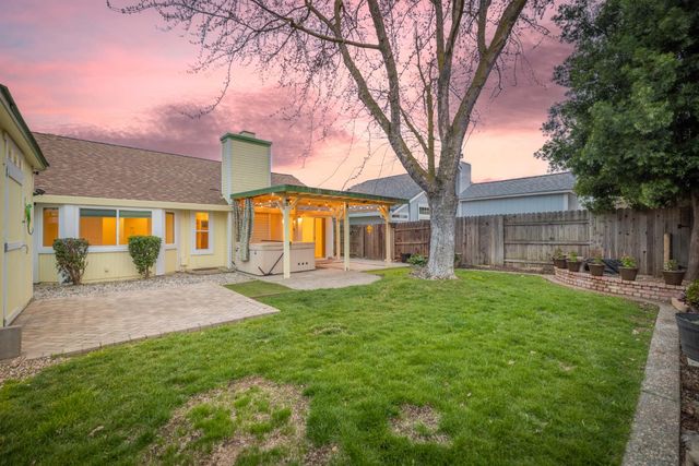 364 Sumatra Dr, Sacramento, CA 95838