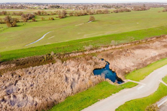 364 Sumatra Dr, Sacramento, CA 95838