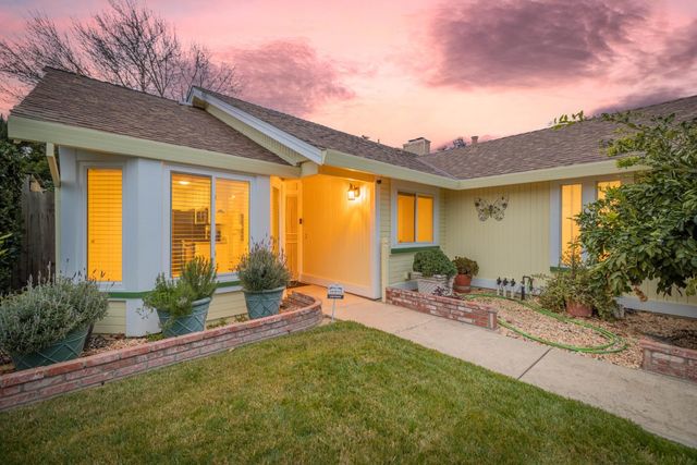 364 Sumatra Dr, Sacramento, CA 95838