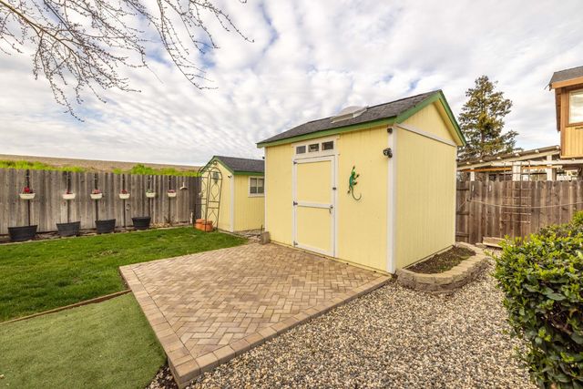 364 Sumatra Dr, Sacramento, CA 95838