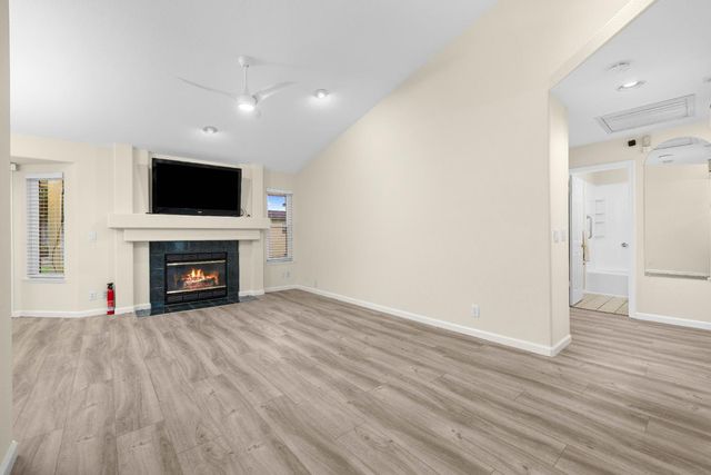 364 Sumatra Dr, Sacramento, CA 95838