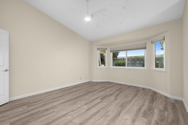 364 Sumatra Dr, Sacramento, CA 95838