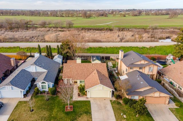 364 Sumatra Dr, Sacramento, CA 95838