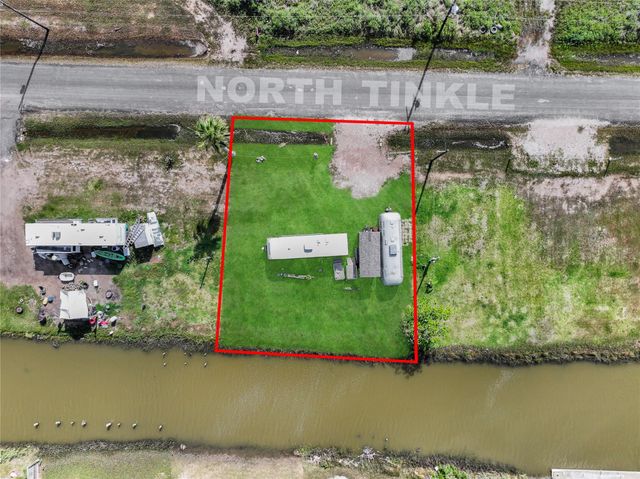 1214 N Tinkle Lane, Crystal Beach, TX 77650