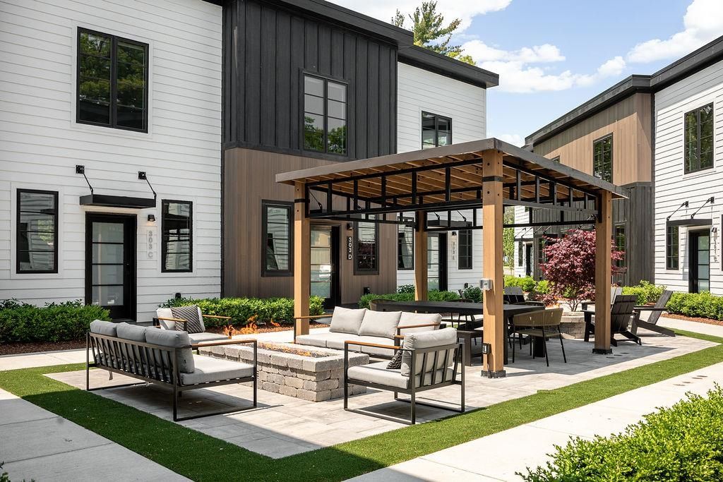 307 Hamilton Street C, Traverse City, MI 49686