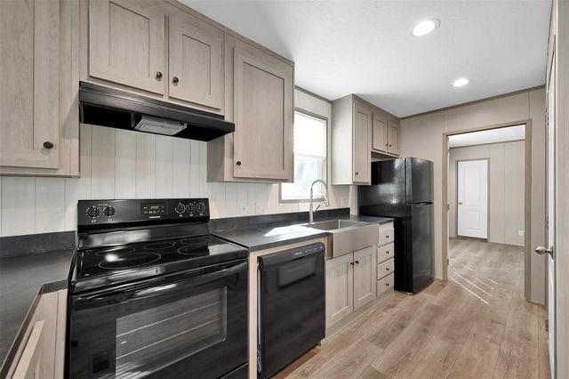 21195 Security Cemetery Road, Cleveland, TX 77328