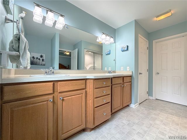 7260 Ashley Lane, Wheatfield, NY 14120