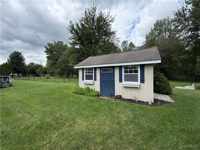 7260 Ashley Lane, Wheatfield, NY 14120