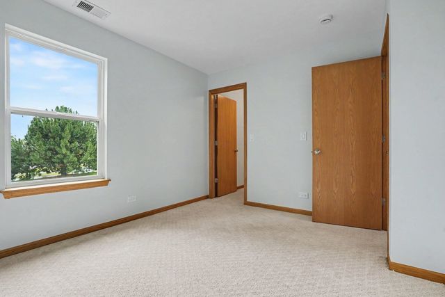 937 Emerald Drive, Pingree Grove, IL 60140