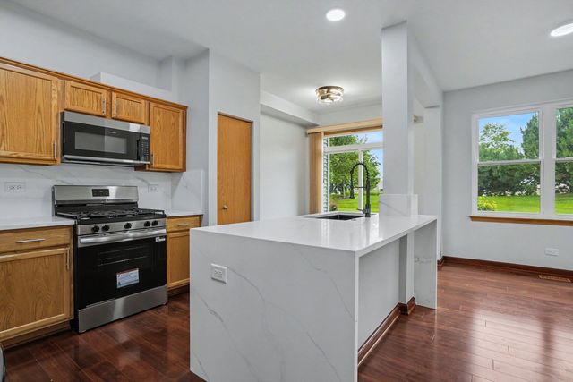 937 Emerald Drive, Pingree Grove, IL 60140