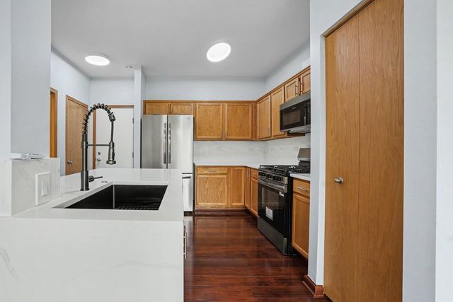 937 Emerald Drive, Pingree Grove, IL 60140