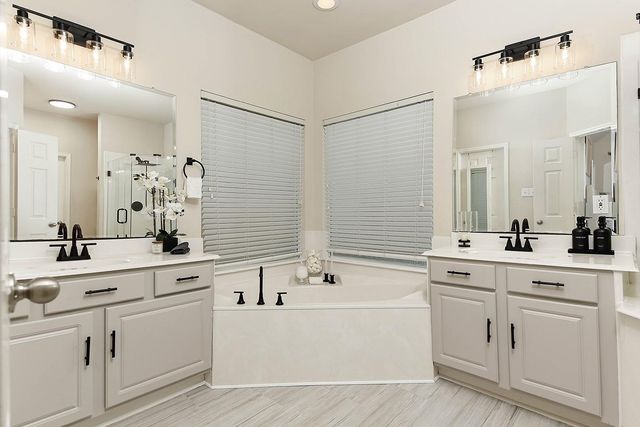 11 Pirouette, The Woodlands, TX 77382