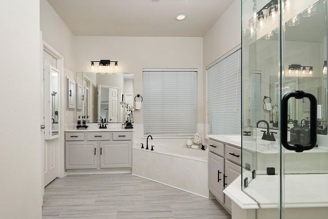 11 Pirouette, The Woodlands, TX 77382