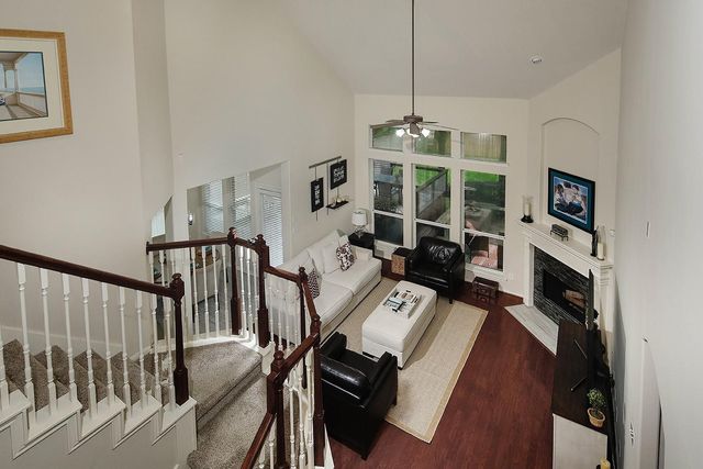 11 Pirouette, The Woodlands, TX 77382