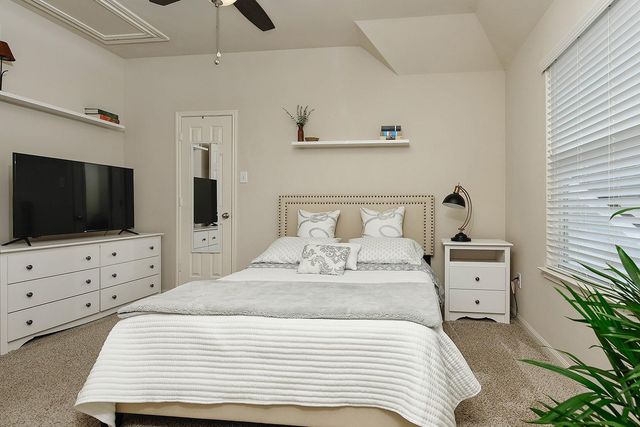 11 Pirouette, The Woodlands, TX 77382
