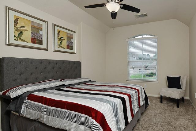 11 Pirouette, The Woodlands, TX 77382