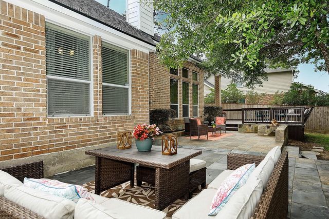 11 Pirouette, The Woodlands, TX 77382