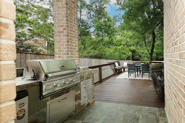11 Pirouette, The Woodlands, TX 77382