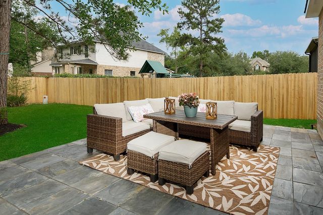11 Pirouette, The Woodlands, TX 77382