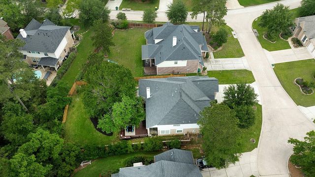 11 Pirouette, The Woodlands, TX 77382