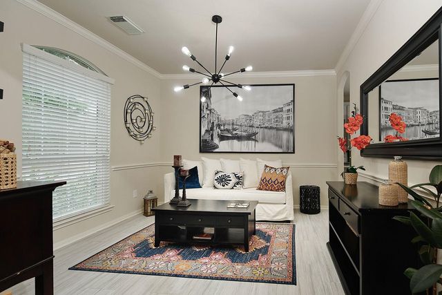 11 Pirouette, The Woodlands, TX 77382