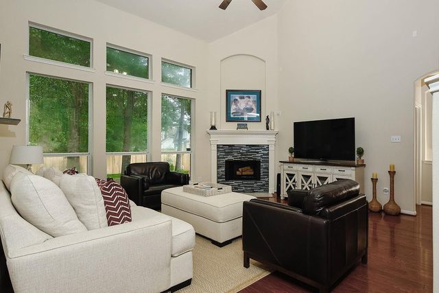 11 Pirouette, The Woodlands, TX 77382