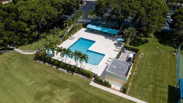 16251 Golf Club Rd 109, Weston, FL 33326