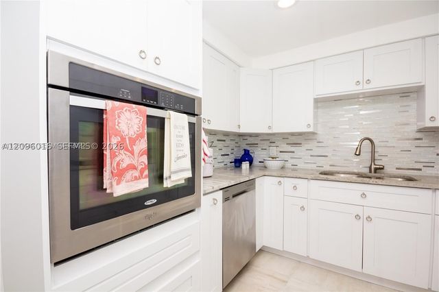 16251 Golf Club Rd 109, Weston, FL 33326