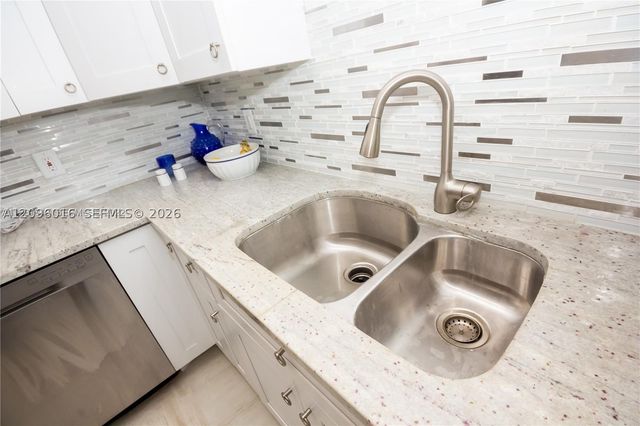 16251 Golf Club Rd 109, Weston, FL 33326